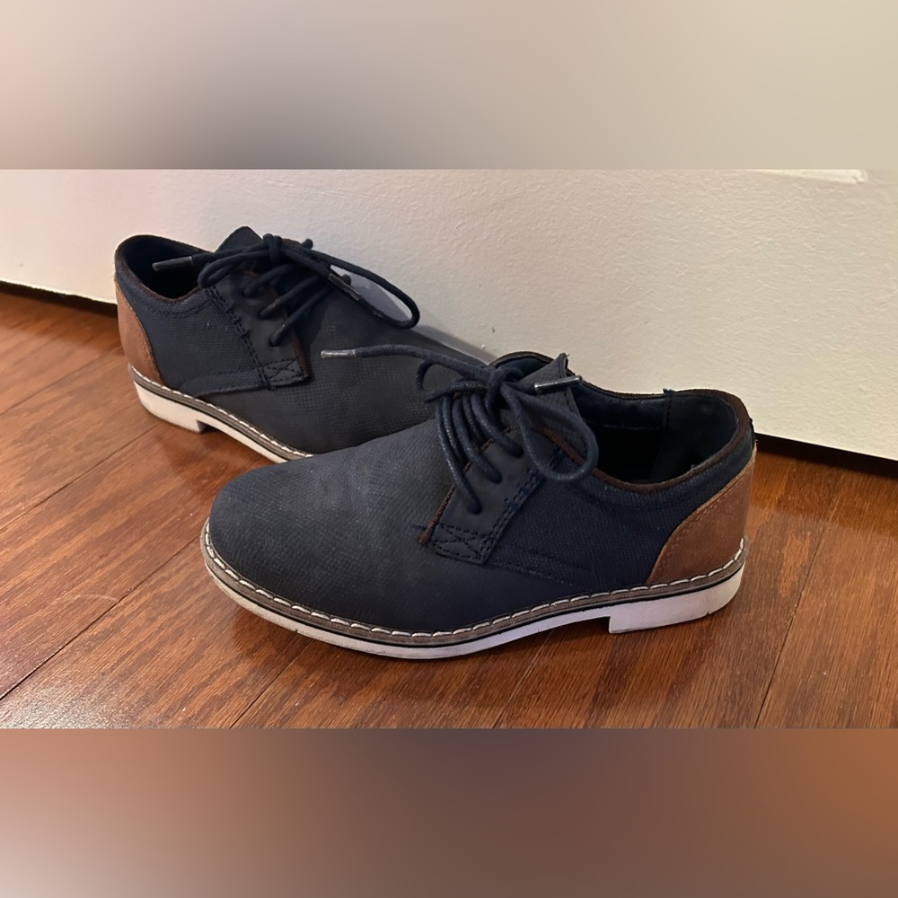 Madden Boys' Lace-Up Fashion Oxford Shoes Navy with Brown Leather